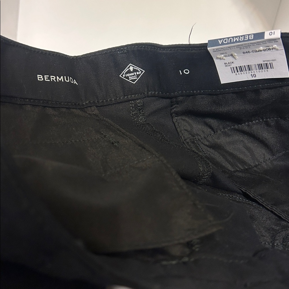 ST.John’s Bay Bermuda short black NWT MID RISE - Picture 4 of 12